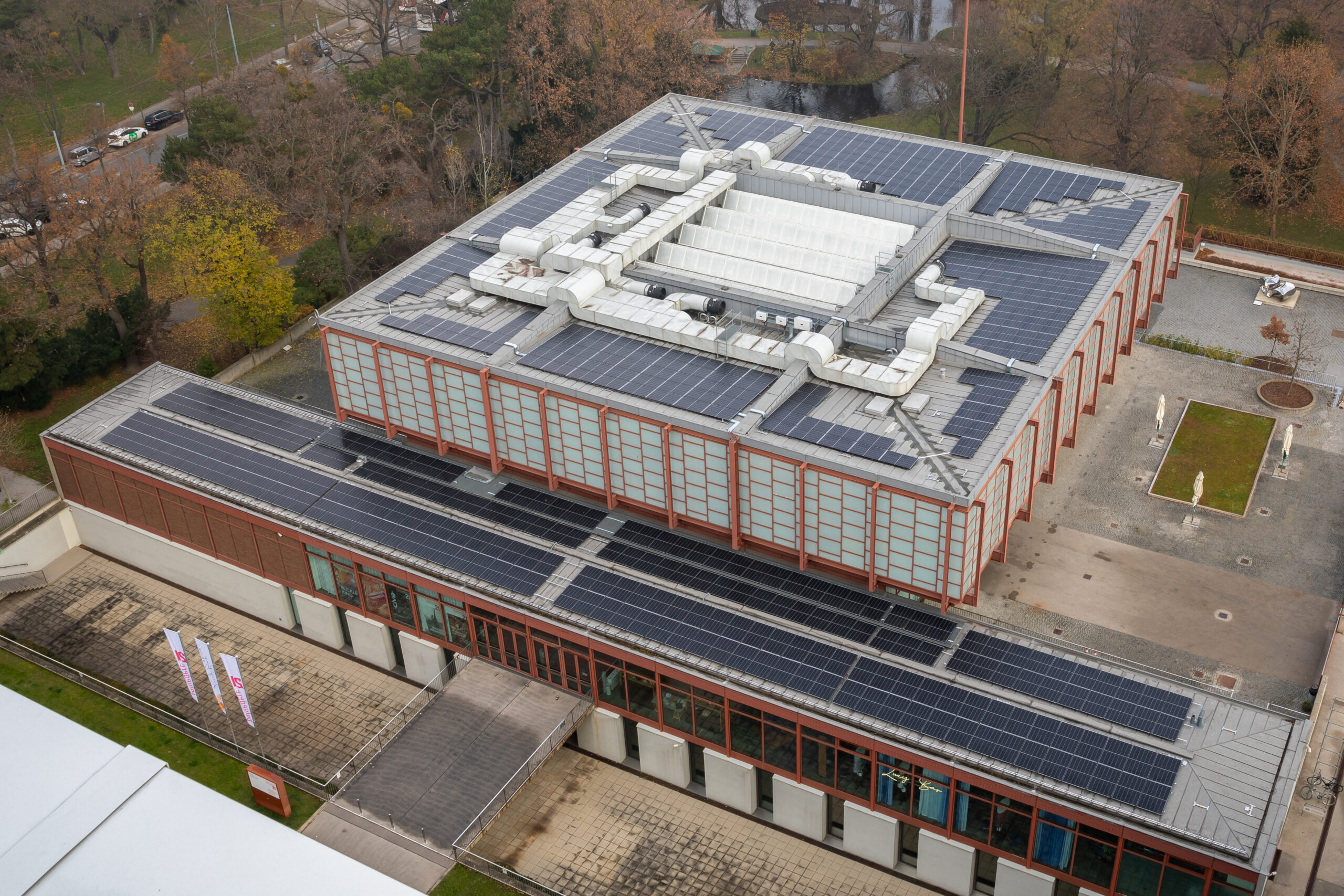 Kraft der Sonne: neue Solaranlage am Dach des Belvedere 21
