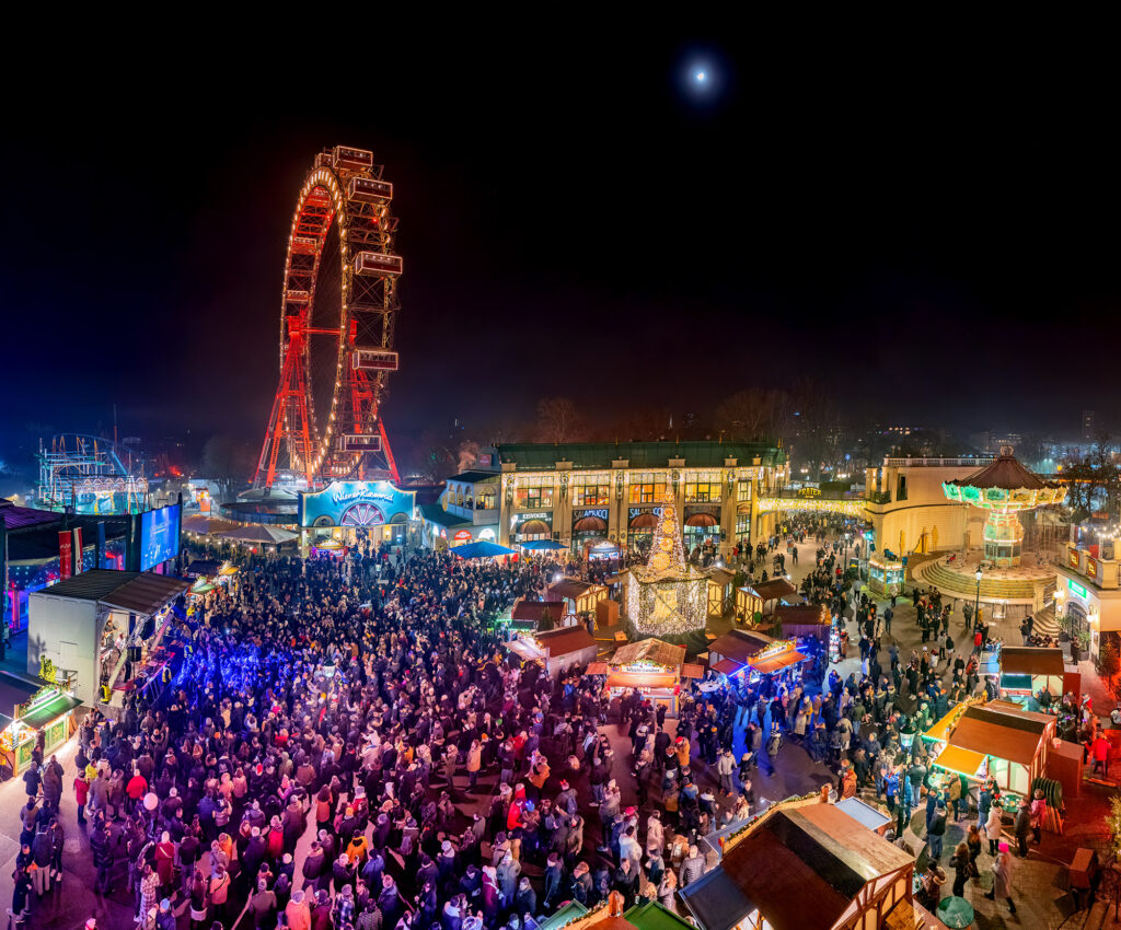 Silvester feiern beim Wintermarkt am Riesenradplatz: große Unterhaltung für die ganze Familie. © Julius Silver/www.wintermarkt.at