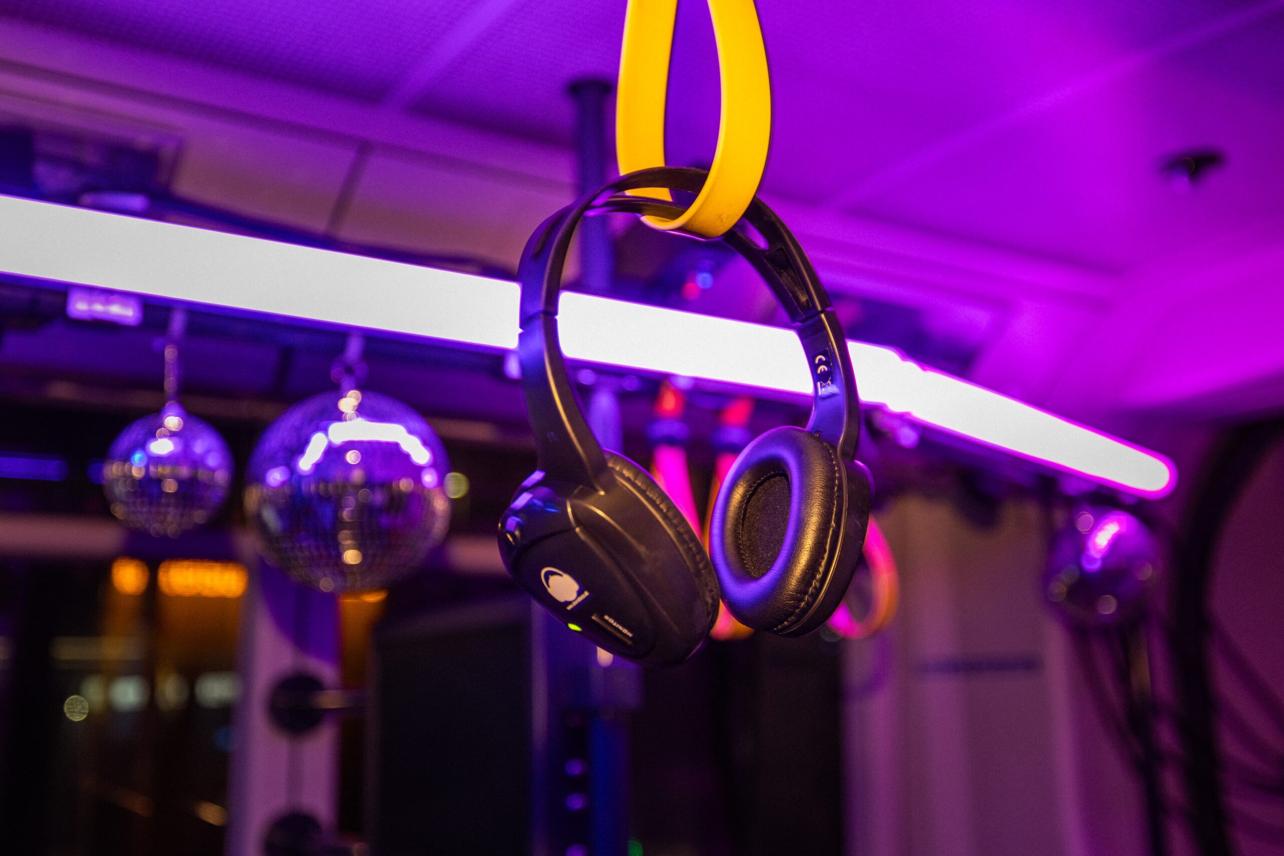 Valentinstag: Herzerlklopfen in der Silent Disco Bim