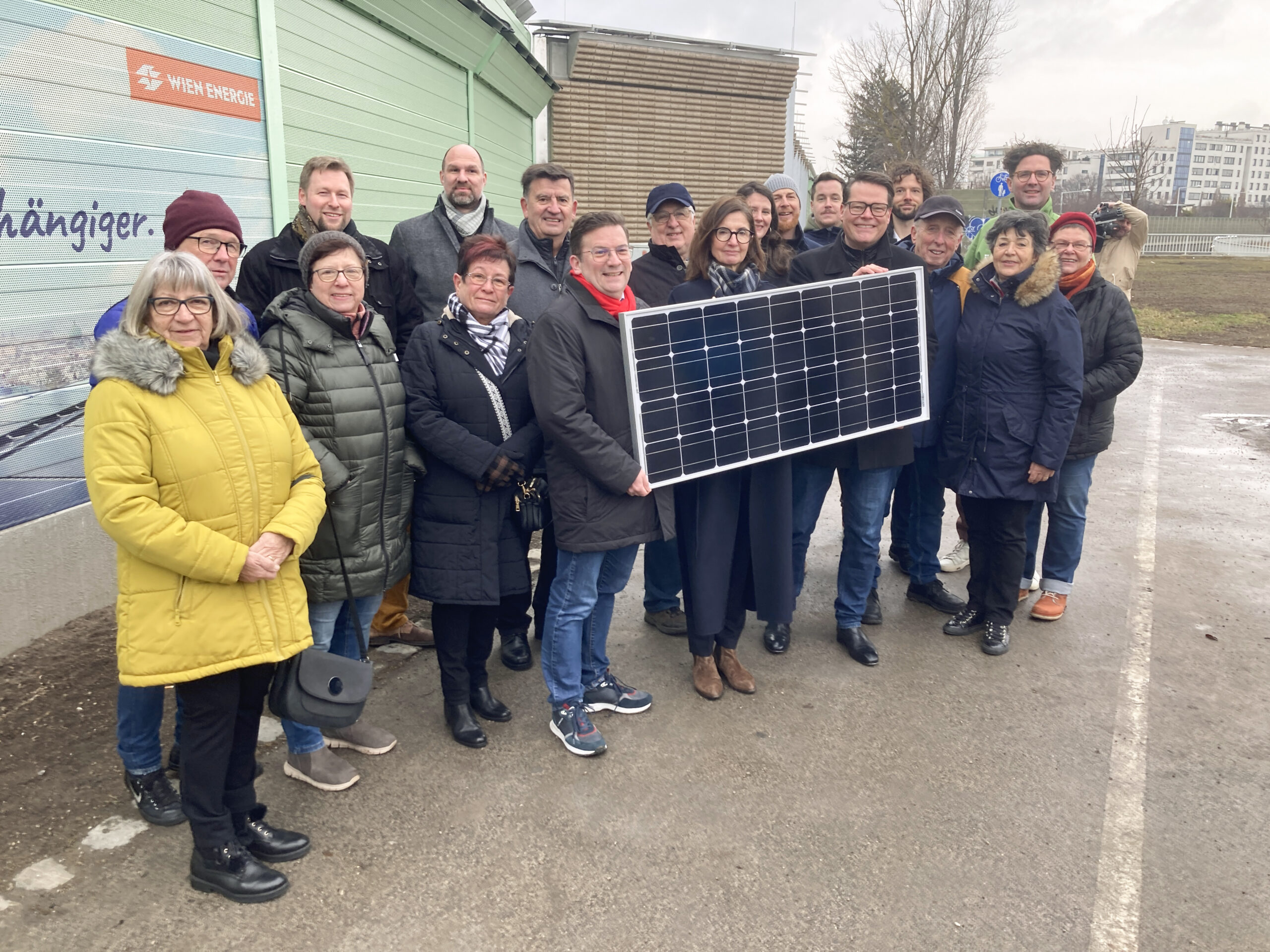 Neue Lärmschutzwand in Meidling vereint Natur und Technologie