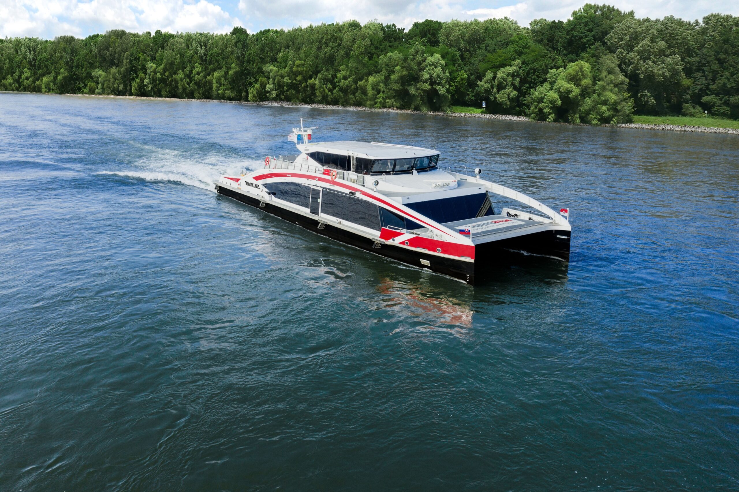 Der Twin City Liner sticht wieder in die Donau