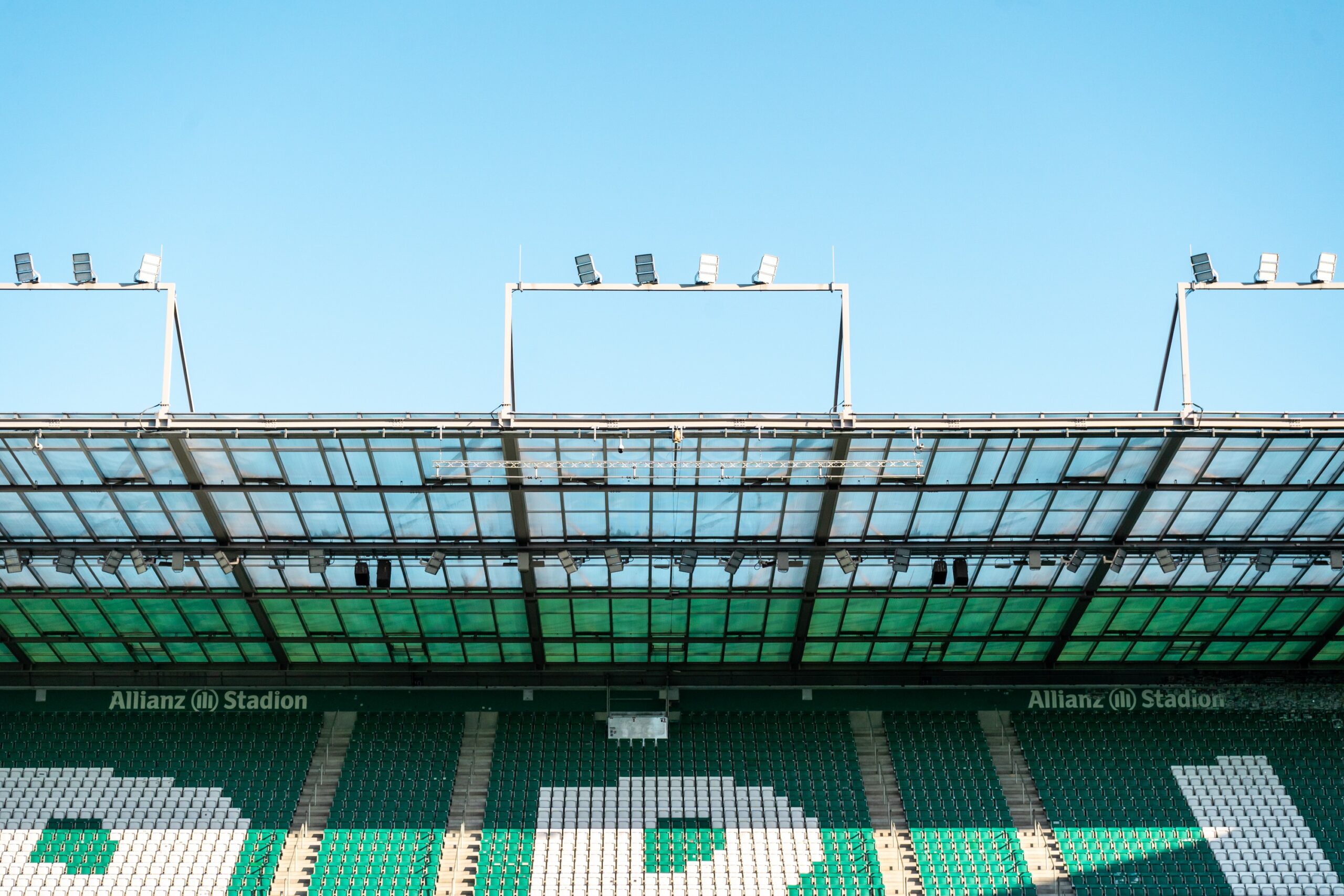 Erhellend: 188 neue Leuchten im Rapid-Stadion
