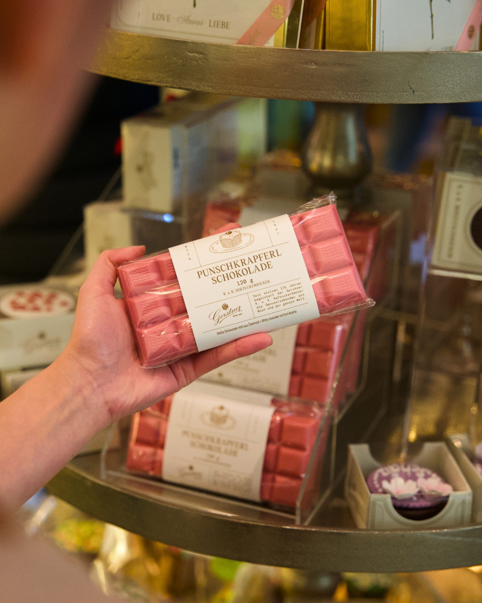 Punschkrapferl-Schokolade: Wiener Tradition in süßer Form