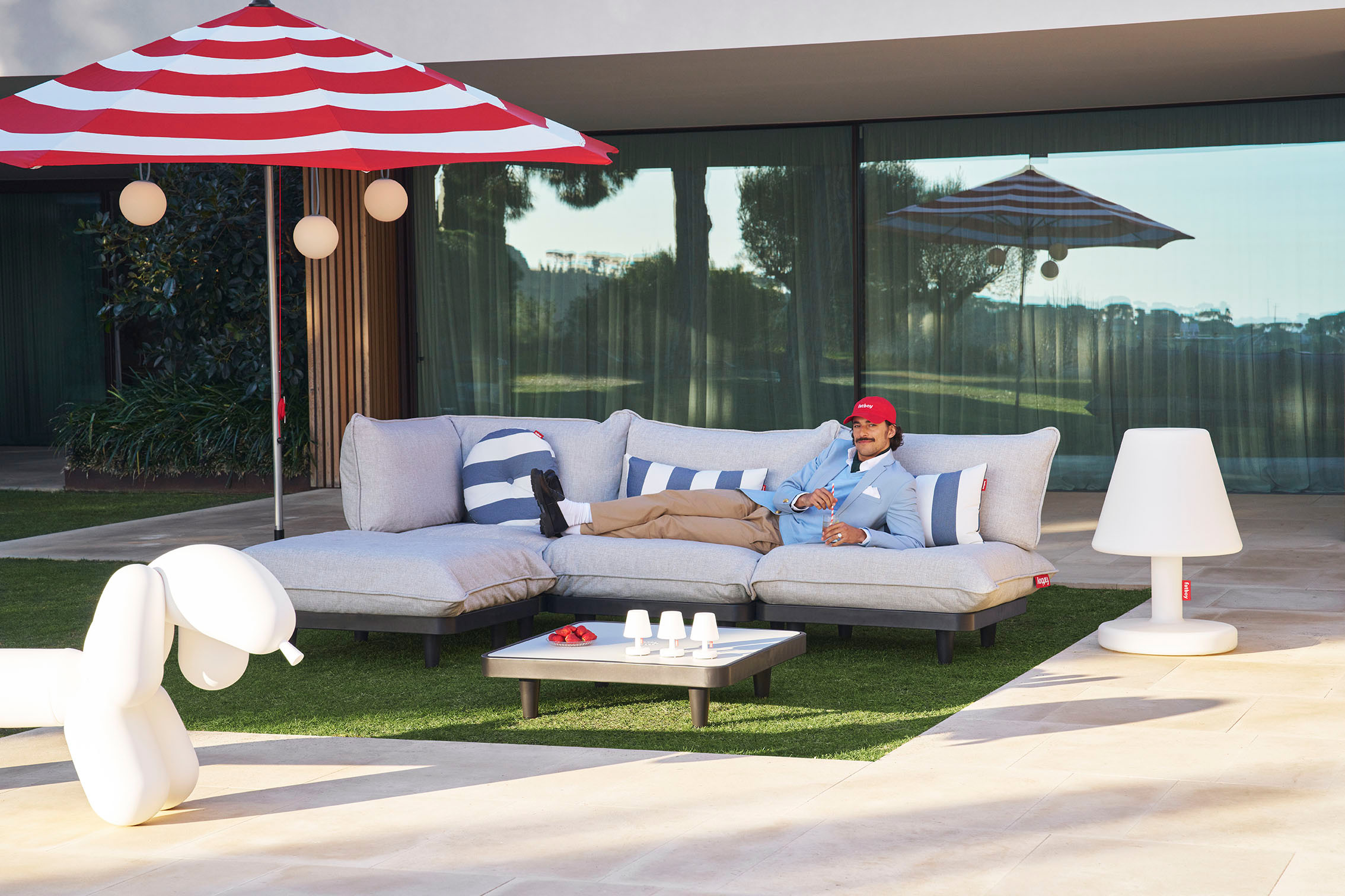 Flexibel & gemütlich: Das Paletti Outdoor-Sofa von Fatboy