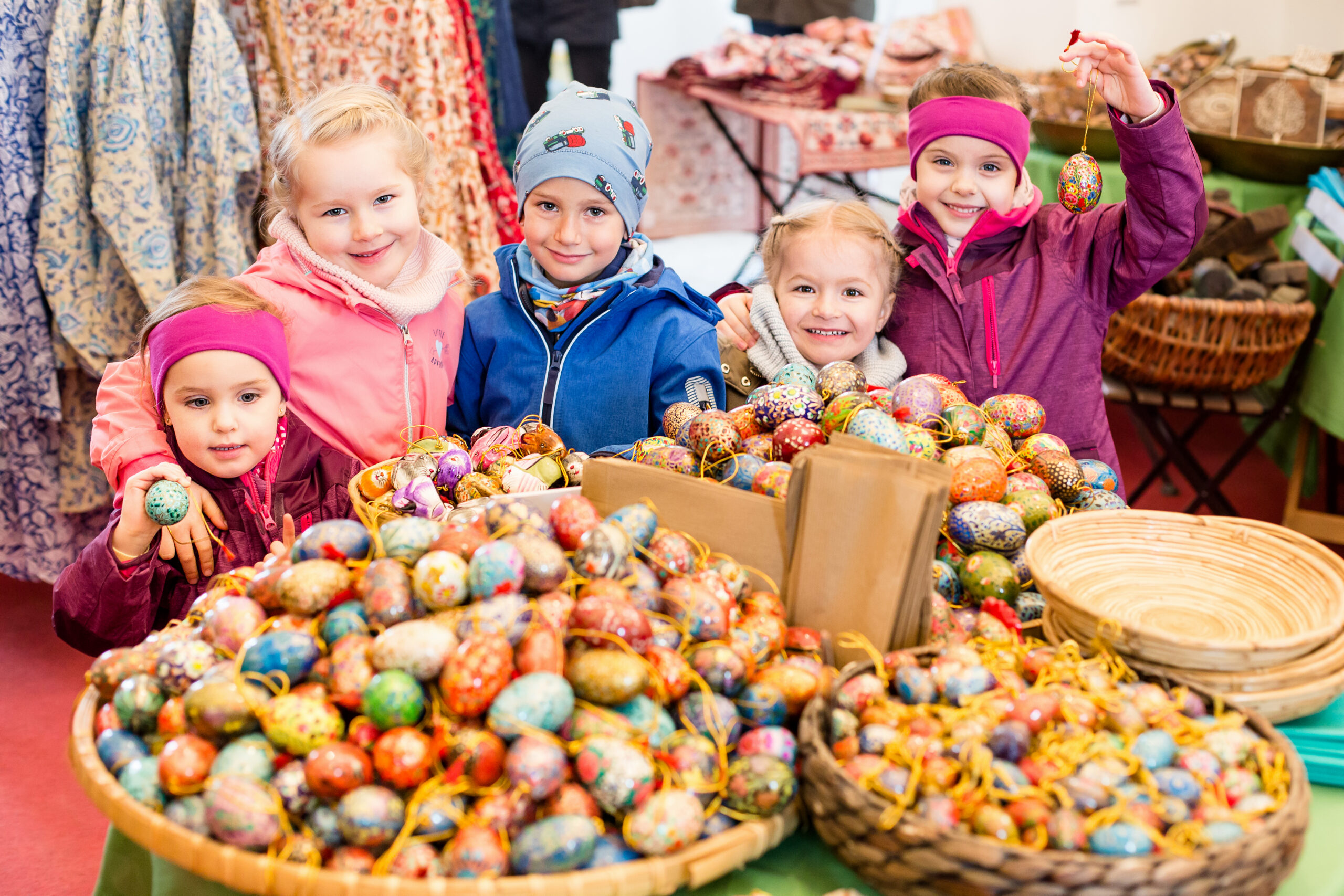 Buntes Treiben am Ostermarkt im Schloss Hof ab 15. März