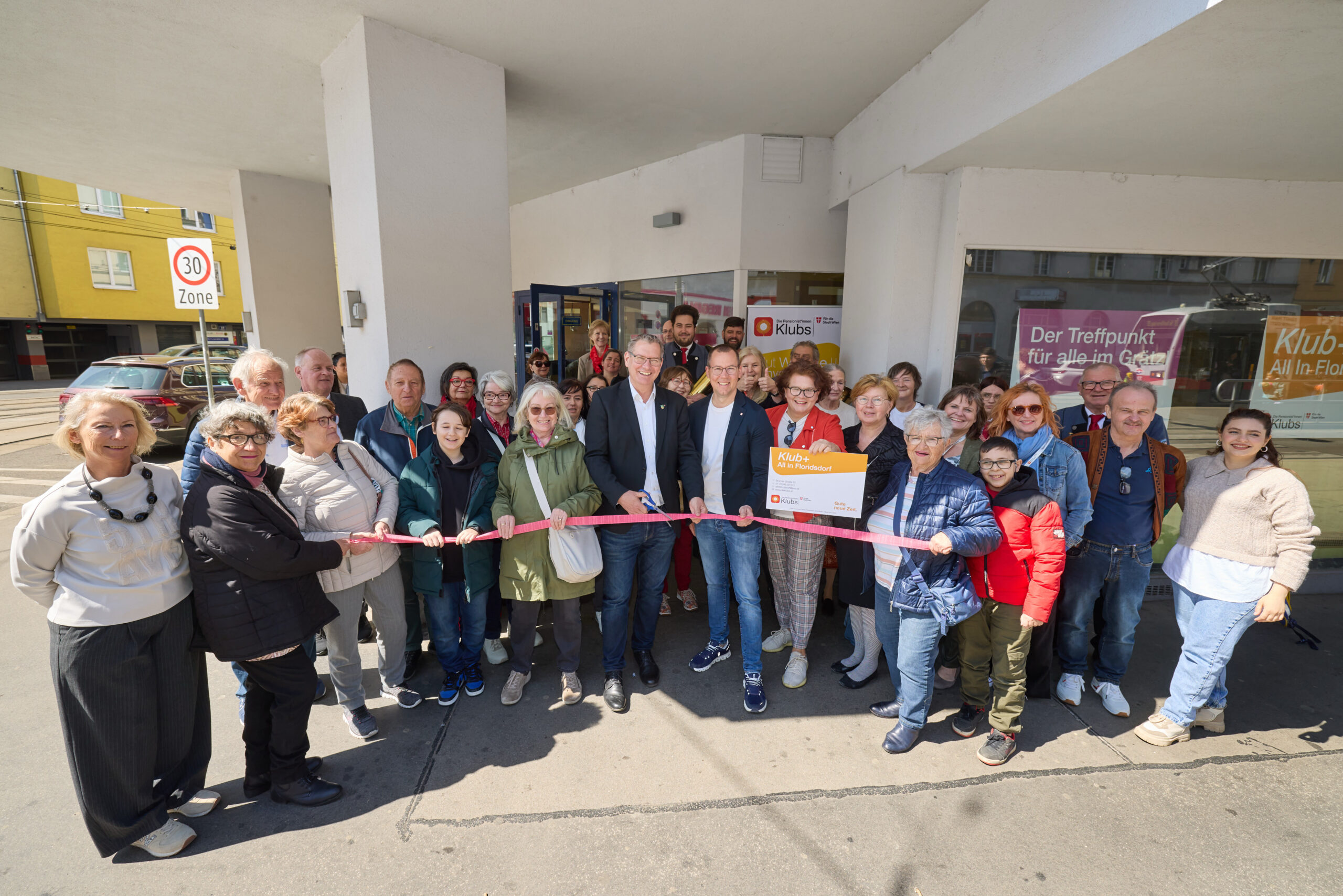 Spatenstich für Klub+ All: Ein Treffpunkt für Jung & Alt