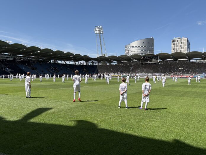 100 Kinder gegen den Meister (c) kronehit (7)