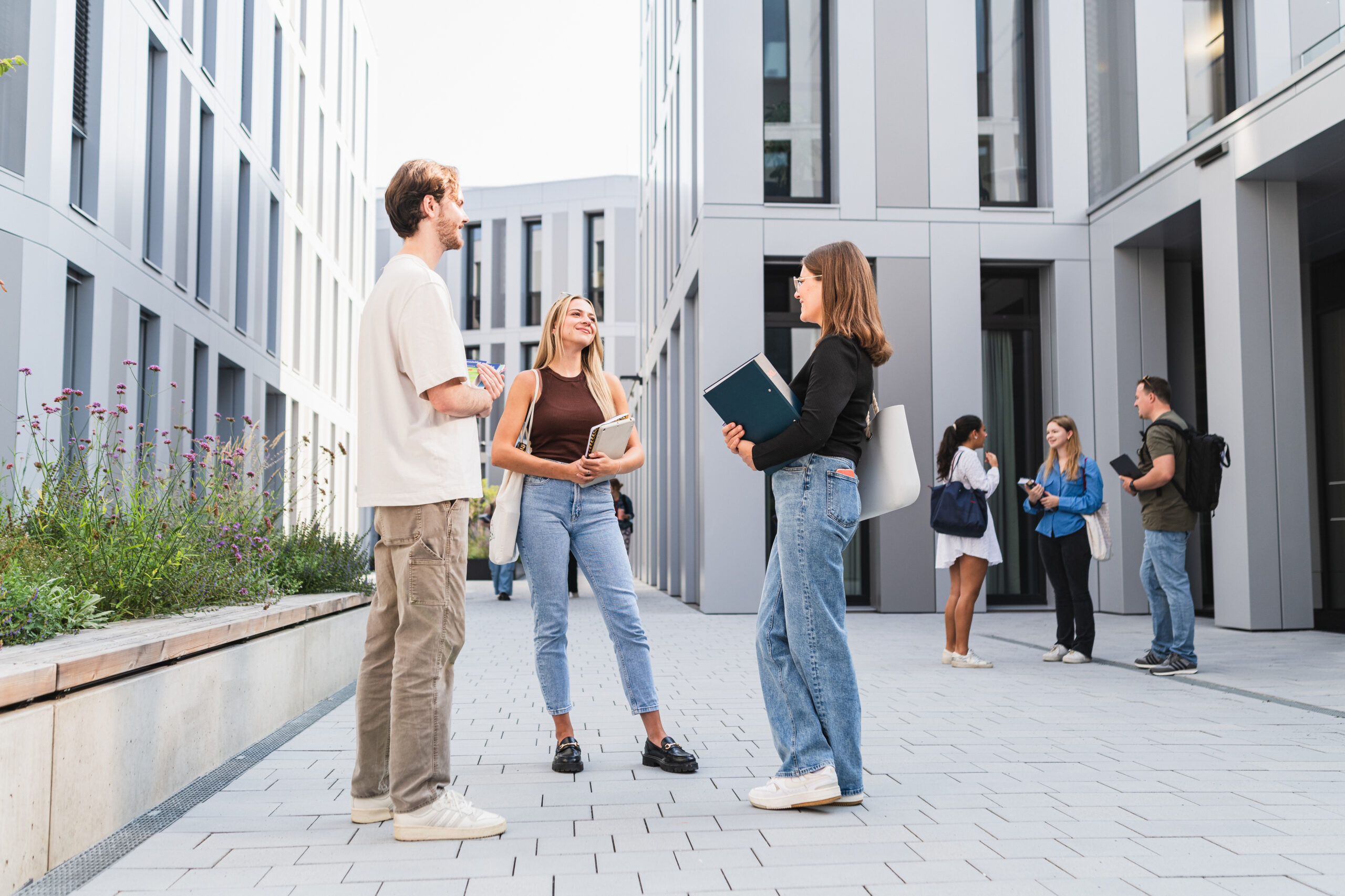 Psychologie studieren, wo Praxis und Mensch im Mittelpunkt stehen