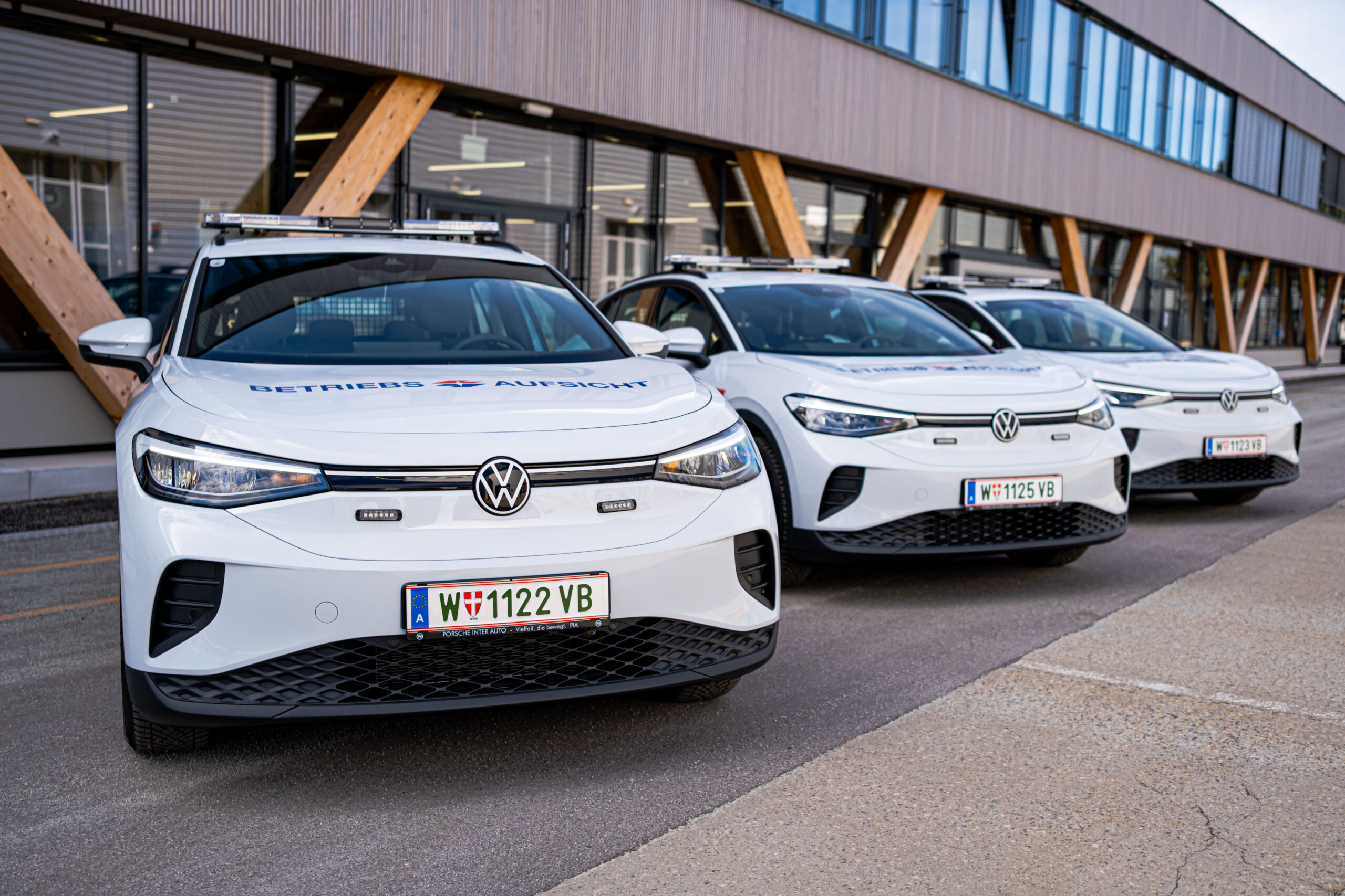 Einsatz mit Strom: Erste Funkwägen mit E-Antrieb
