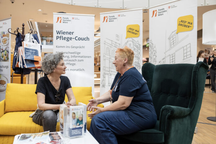 Fonds Soziales Wien tourt mit ãWiener Pflege-CouchÒ durch die Stadt