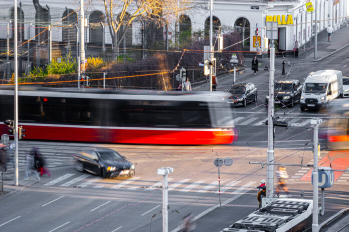 Vorrang_bei_Ampel_Wiener_Linien_Julia_Allerding