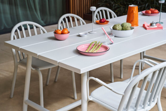 fatboy-fred_s-table-light-grey1