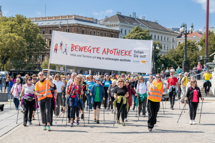 Wiener Rathausplatz wird Bhne fr 15-jhriges Jubilum der ãBewegten ApothekeÒ Ð ein Projekt der WiG
