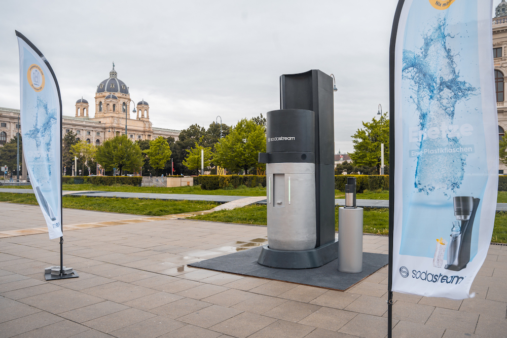 SodaStream Riesensprudler setzt Zeichen gegen Plastikflut