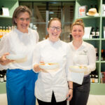 julia waldbauer, yvonne rauscher, service-ma julia astner(c)andreas hafenscher