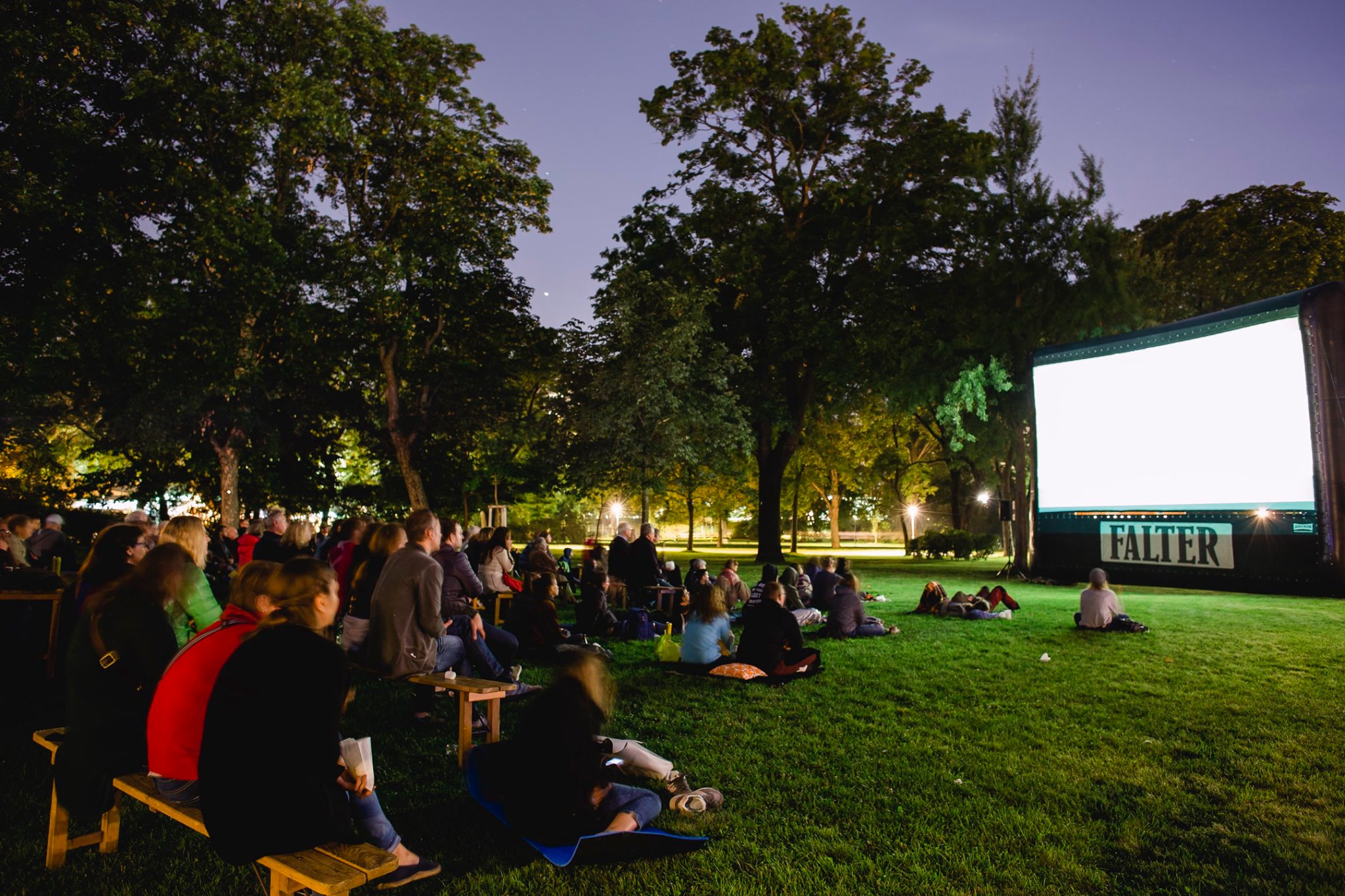 Filmfeeling unter Sternen: Sunset Cinema im Schweizergarten