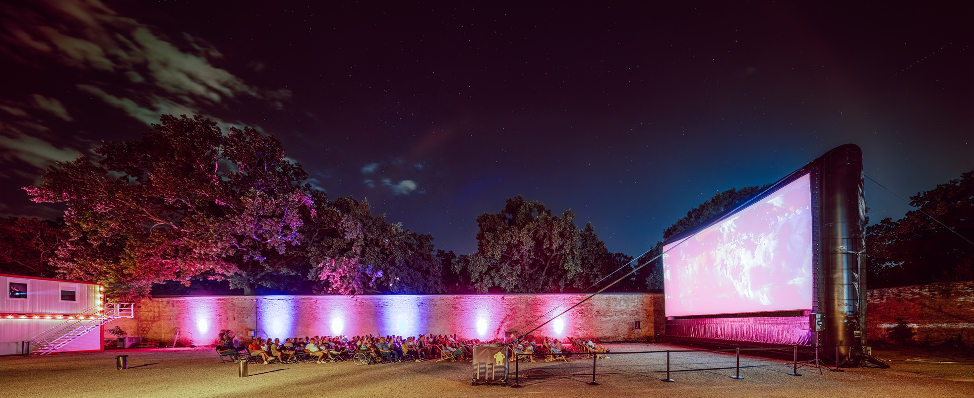 Kino im Schloss: Kultfilme, Open-Air-Flair und Sommerzauber