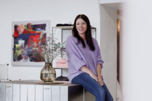 Inhaberin Katrin Gravogl berät bei "du" kompetent in Mode- und Make-up-Fragen.