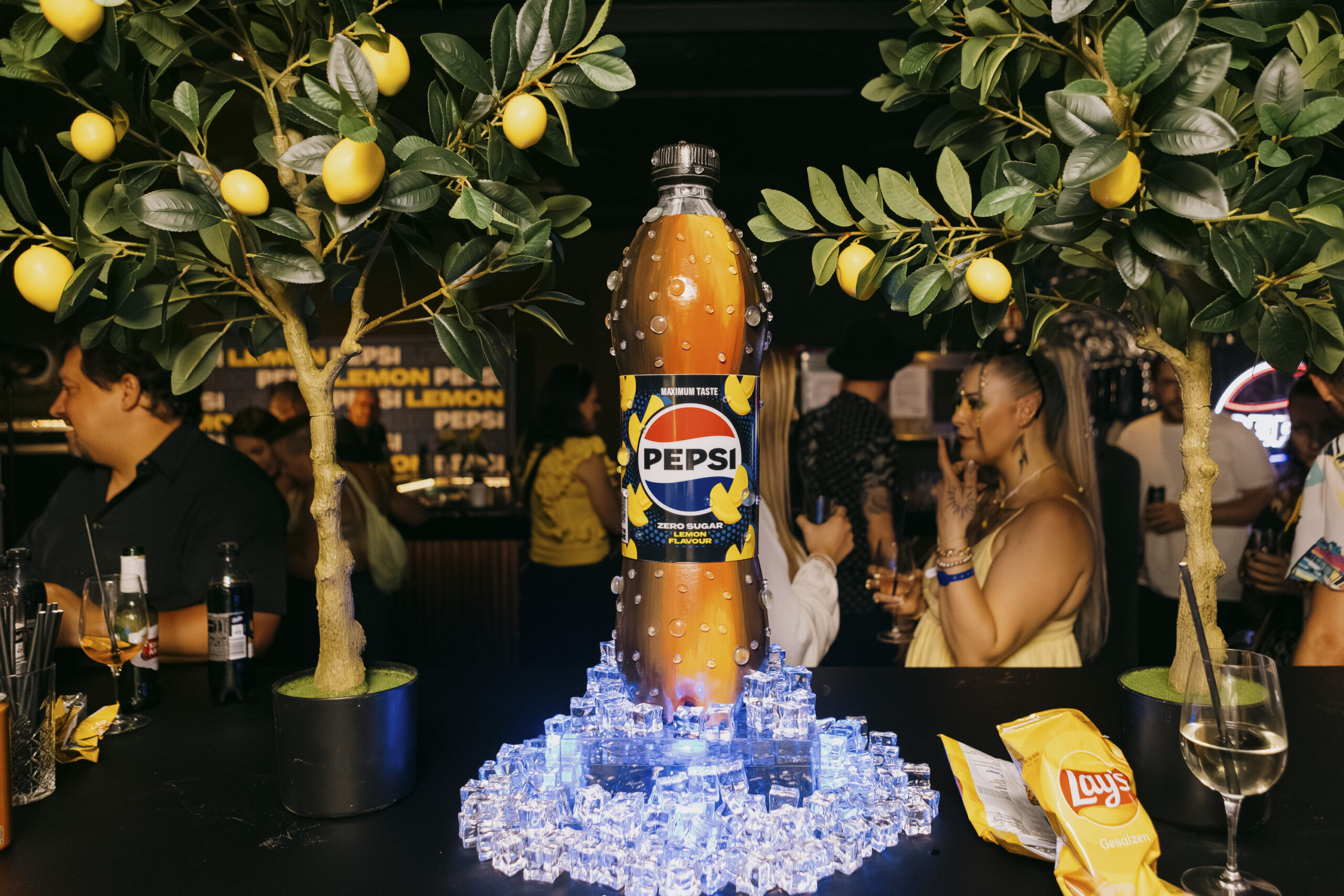 Pepsi Zero Lemon feiert den Sommer mit Party & Promis