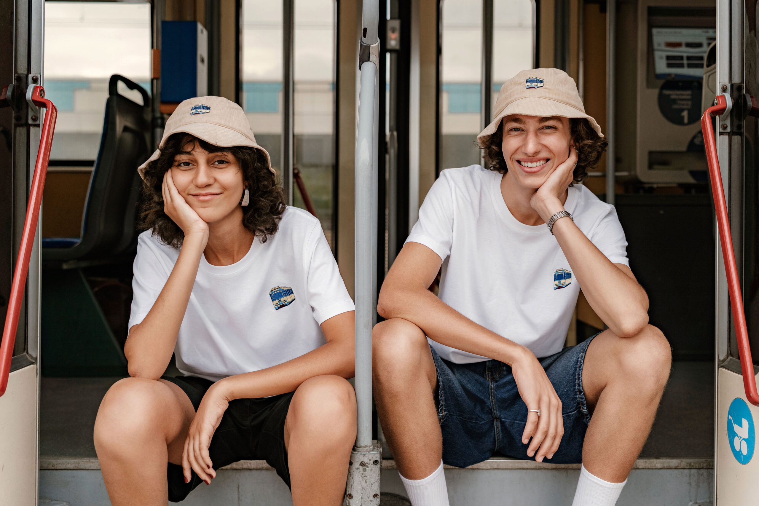 Kult-Outfit mit Kult-Zug: Badner Bahn setzt auf Mode