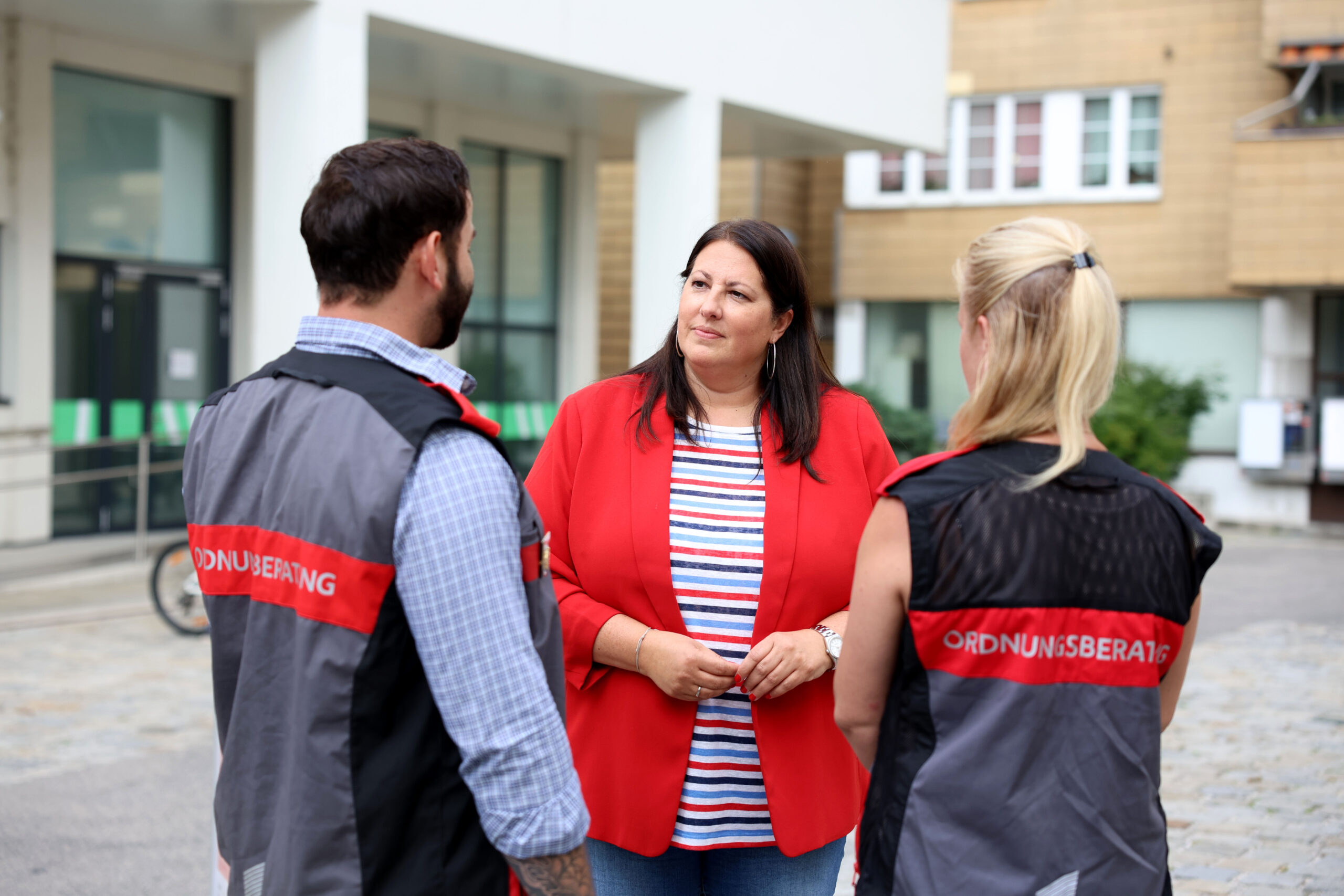„Respekt gemeinsam sicher“ startet Tour durch den Gemeindebau