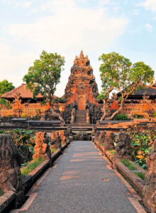 Pura Taman Saraswati, offiziell Pura Taman Kemuda Saraswati, ist ein balinesischer Hindu-Tempel in Ubud, Bali