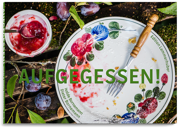 Buchvover zum Buch „Aufgegessen“, ein leerer Teller mit Gabel, © Edition Lammerhuber