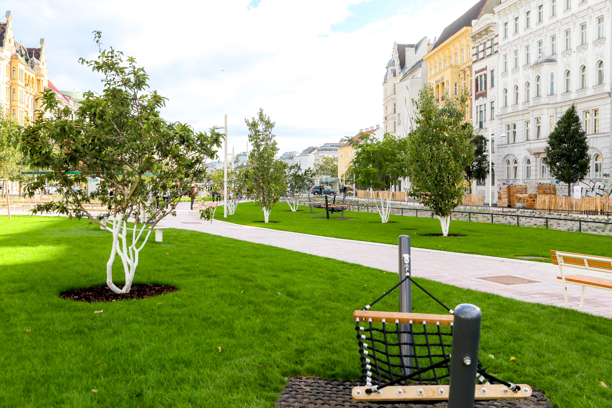 Vom Parkplatz zum Grünraum: Der Naschpark ist eröffnet