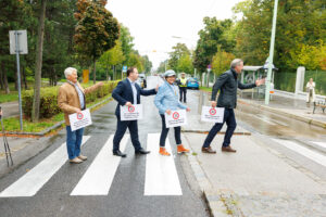 Medienwirksam inszenierte man einen Protest à la Abbey Road © Florian Wieser