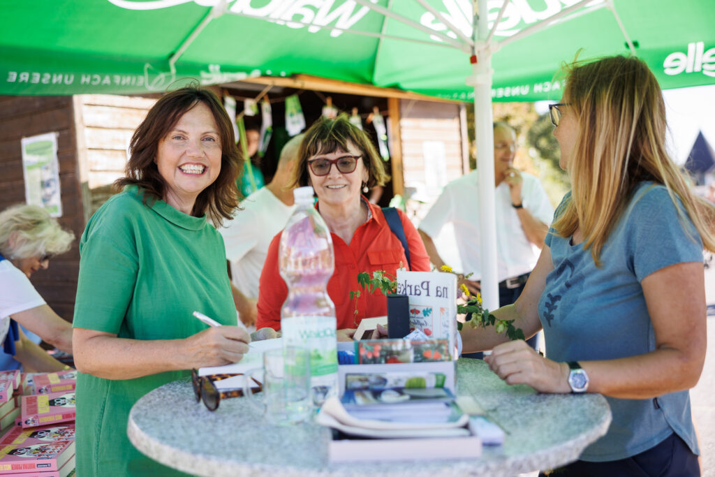 Ein besonderes Highlight war die exklusive Autogrammstunde mit Bestsellerautorin Martina Parker.