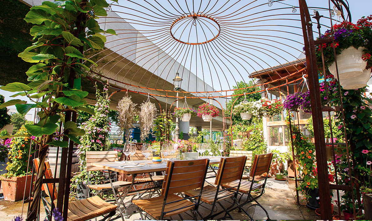 Jussi Restaurant Bar Lounge