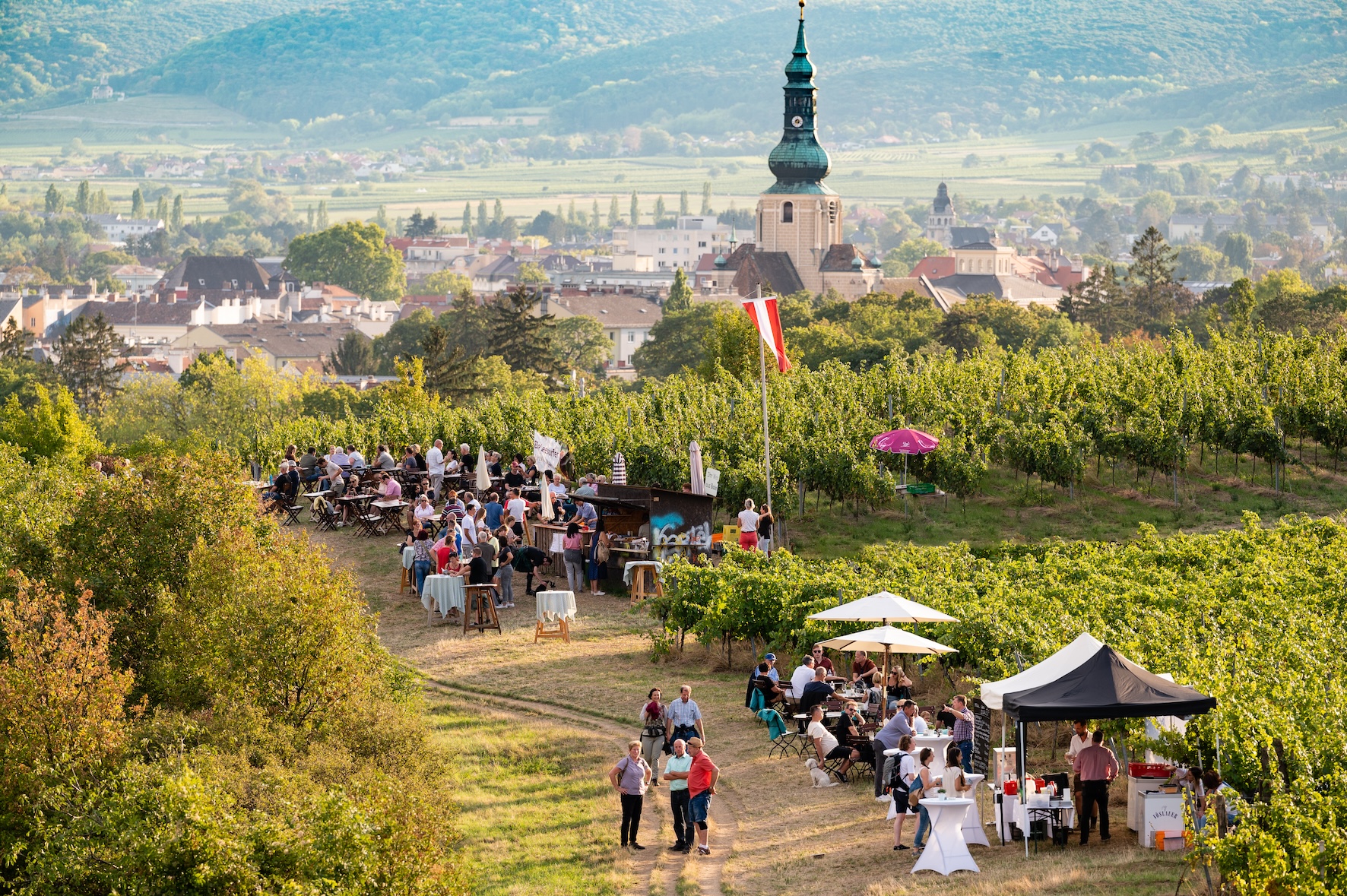 Längste Schank der Welt wartet am Wasserleitungs-Wanderweg