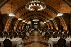 Der Rathauskeller eröffnet nach Renovierung in neuem Glanz