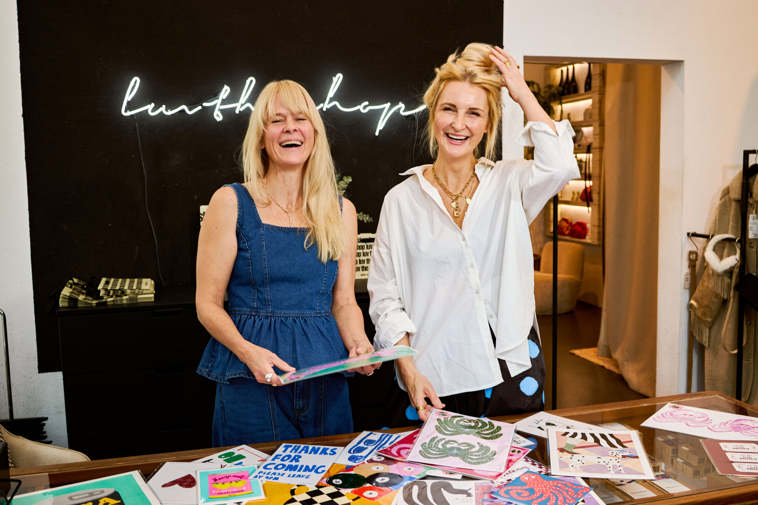 Zwei, die Passion für Fashion und Kunst haben