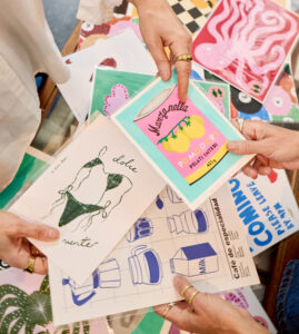 Mit den Prints von „Hang Theory“ bekommt jedes Zuhause eine individuelle Note.