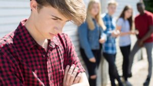Viele Schülerinnen und Schüler werden Opfer von Mobbing und Cyber-Mobbing. Das neue Online-Chat-Café „Chateria Speciale“ bietet erste Hilfe. © iStock by Getty Images