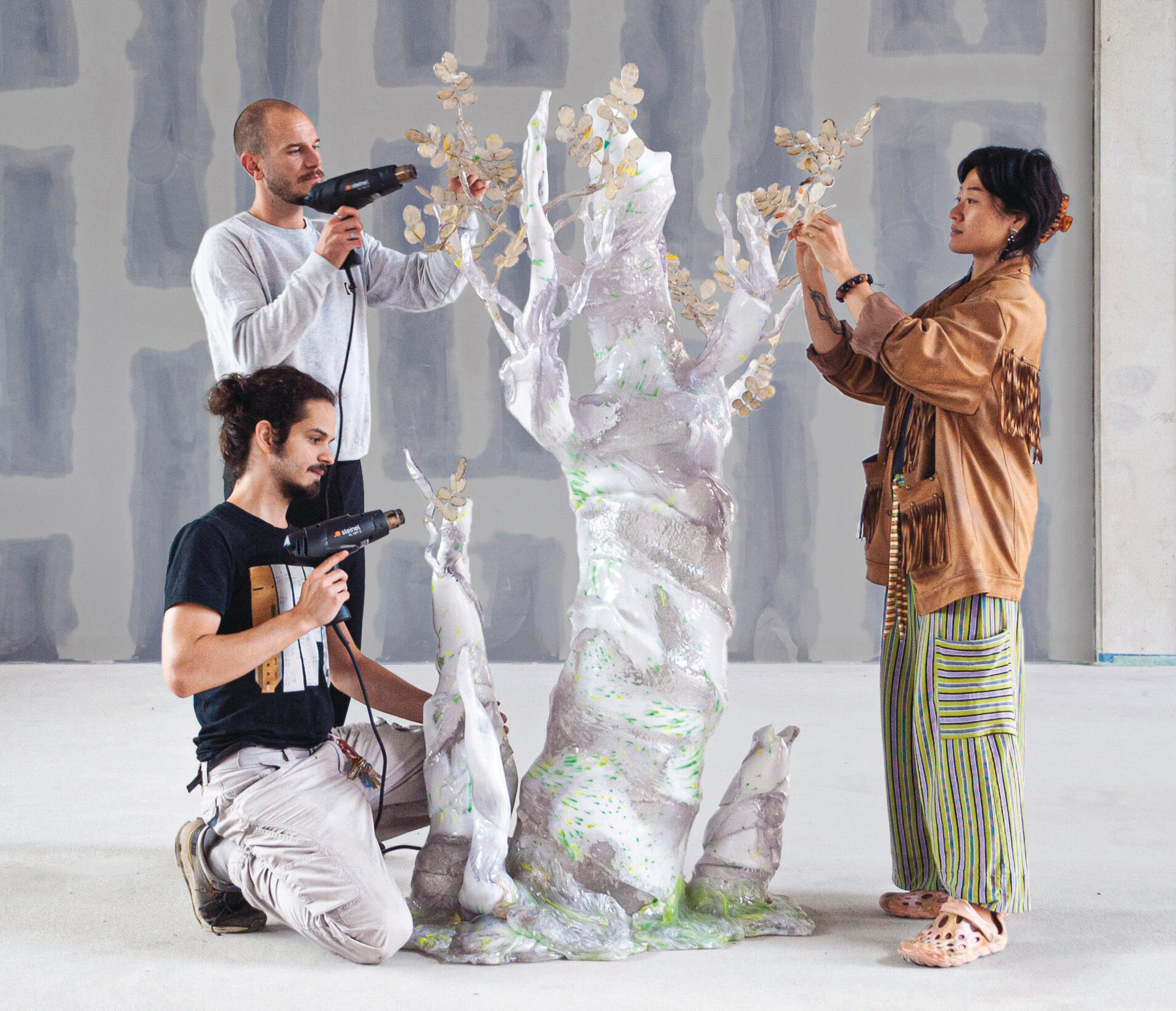 Florestania im Dritten: Kunst-Wald aus Plastik feiert Premiere