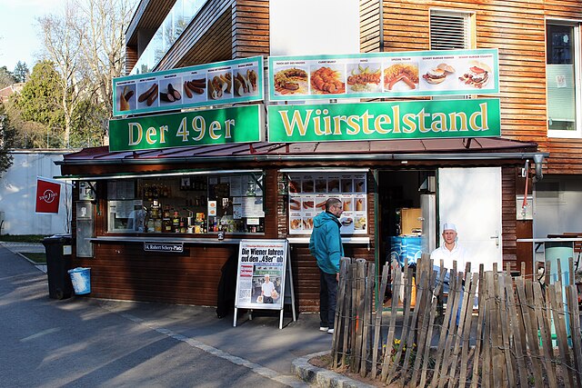 Haeferl, CC BY-SA 3.0 , via Wikimedia Commons