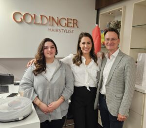 Jasmin Goldinger (Mitte) mit Mitarbeiterin und Bezirksvize Thomas Gerstbach @ privat