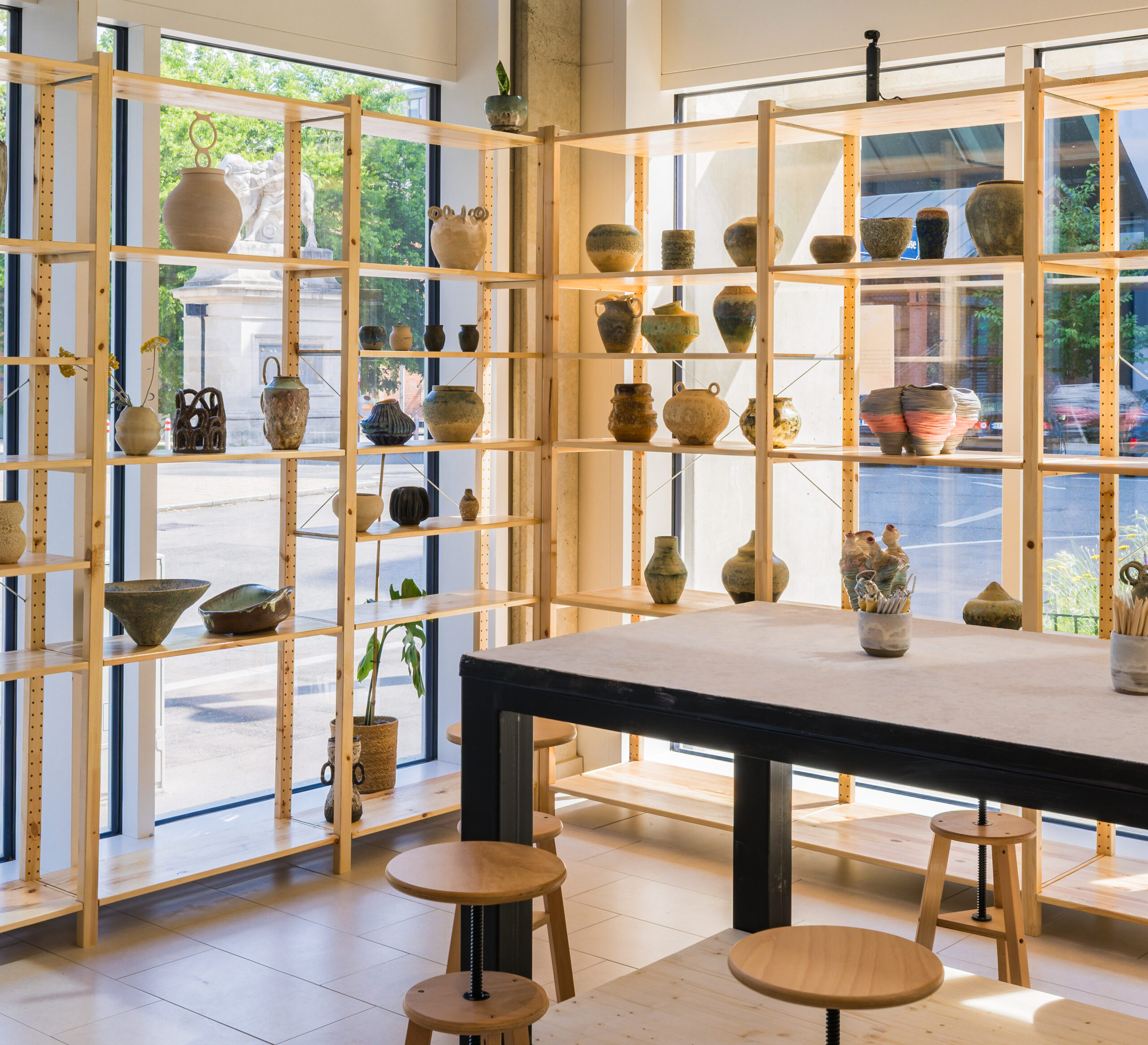 Zolta Ceramics Studio: Ein neues Zuhause für Kreativität