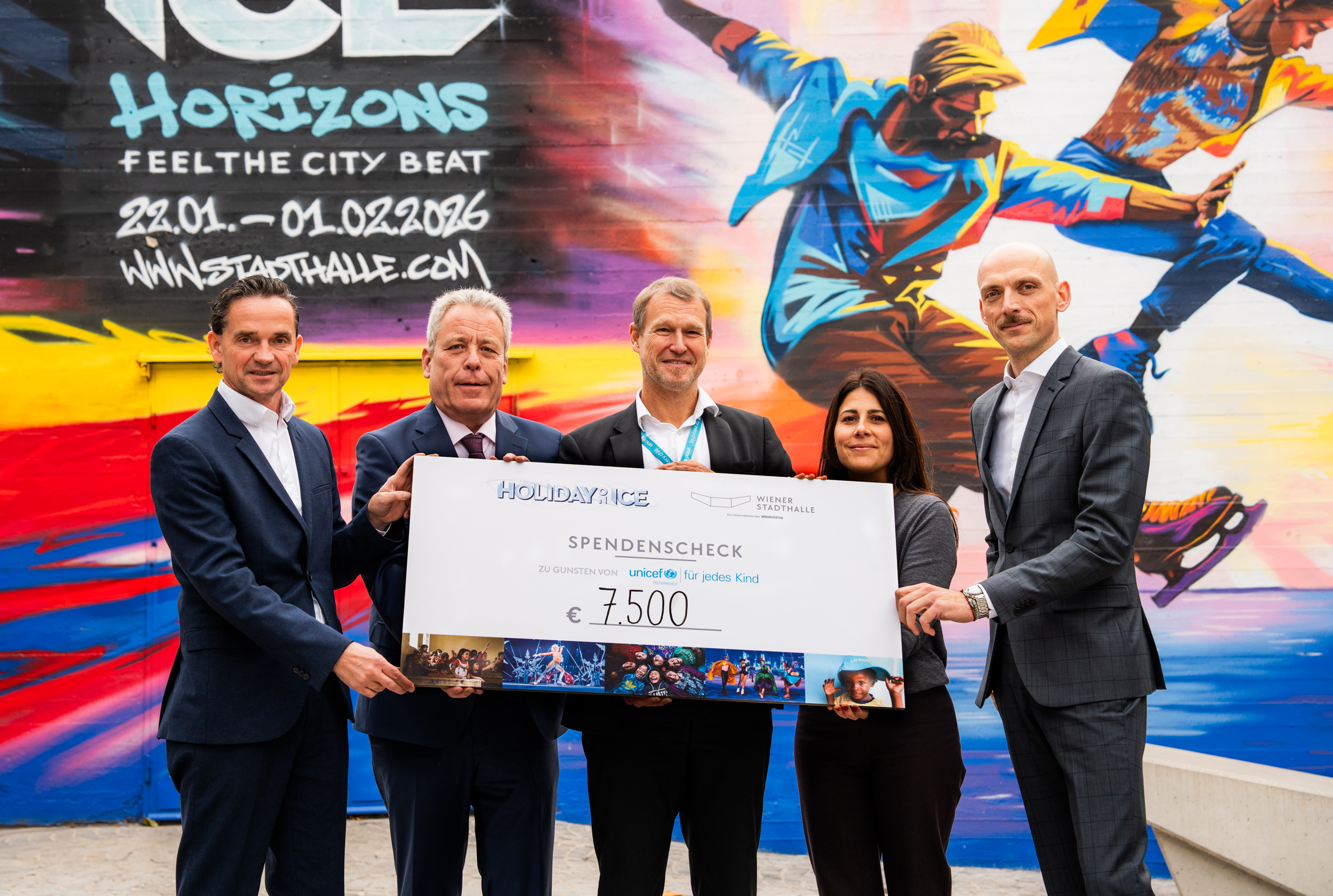 Stadthalle & Holiday on Ice spenden für Kinder in Not