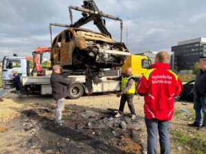 Gruppe Sofortmaßnahmen entfernte Schrottautos in Favoriten