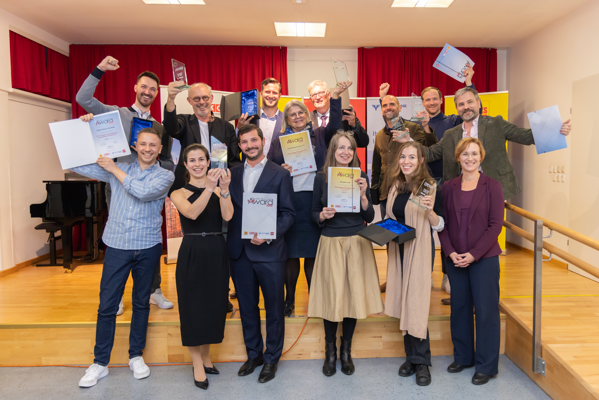 Große Freude über Bezirks Business und Medical Awards auf der Wieden!