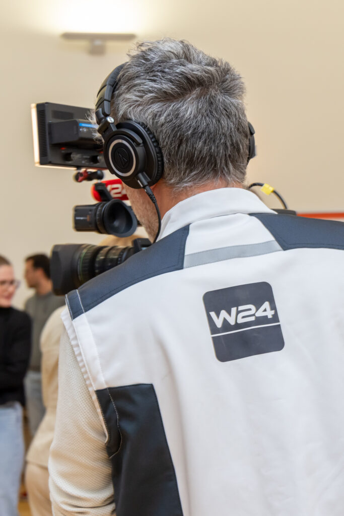 Der Sender W24 ist heuer wieder Partner der Bezirks-Business-Awards des WBB (Bild: Oblak).