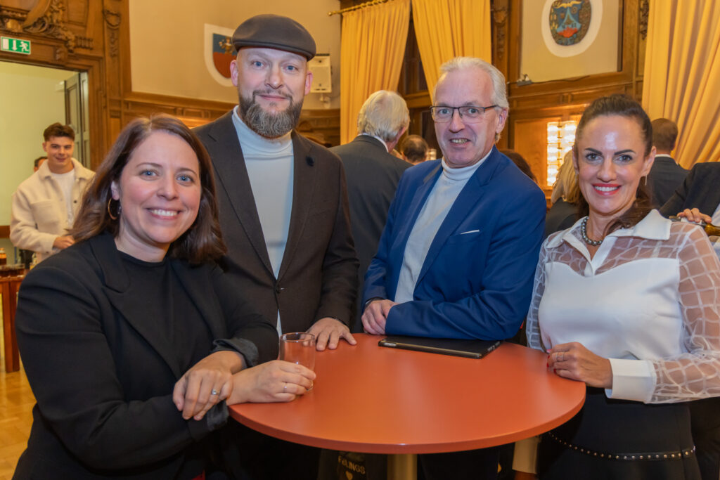 Zeit zum Netzwerken: Kathrin Brandtner, Michael Mann, Ernst Berger und Karin Stepanek (v.l.) @ Sandra Oblak
