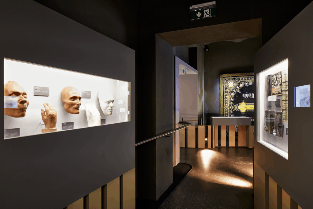 Einblick in die Ausstellungsräumlichkeiten des Bestattungsmuseums Wien © Bestattung Wien/Manfred Seidl