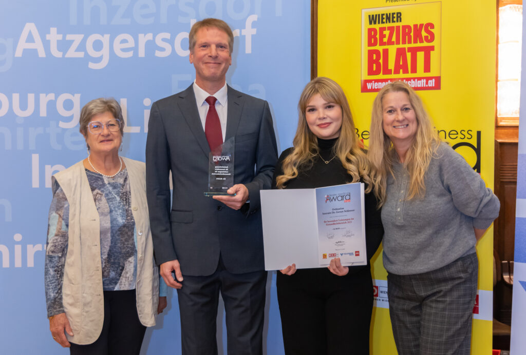 Gernot Schlosser mit Tochter Cornelia und Team / Ordination Internist Dr. Gernot Schlosser