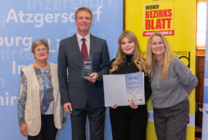 Gernot Schlosser mit Tochter Cornelia und Team / Ordination Internist Dr. Gernot Schlosser