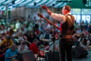 Die Jungen Zillertaler sorgen für Stimmung bei den BesucherInnen