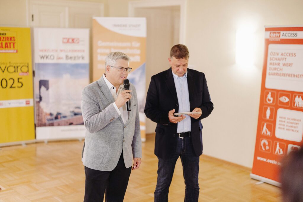 Gerhard Blak von der Volksbank unterstützte die Preisverleihung. 